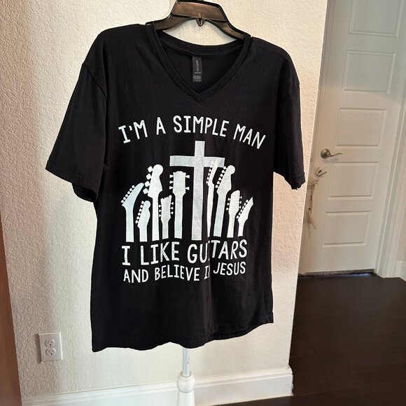 I'M A SIMPLE MAN Graphic Tee - Picture 2 of 6